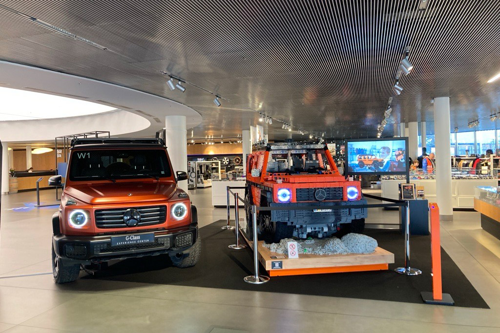 Gyereknap alkalmából egy közel életnagyságú LEGO® Mercedes-Benz parkol be az Allee-ba